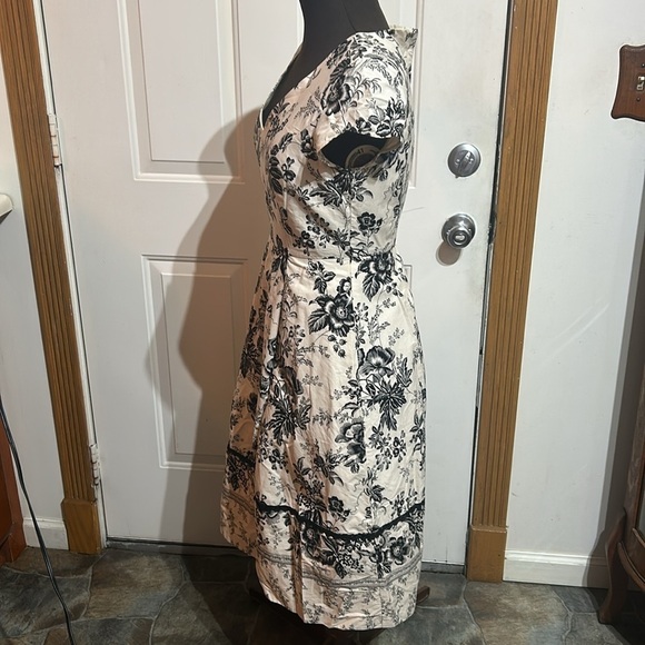 Positive Attitude Black and Cream Floral Toile Short Sleeve Dress Size 4P - Picture 2 of 5